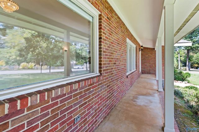5808 Lenlock Circle SE, Huntsville, AL 35802
