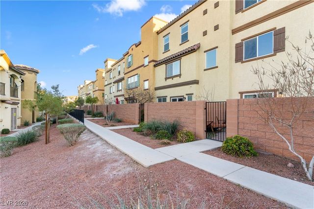 1525 Spiced Wine Avenue 25102, Henderson, NV 89074