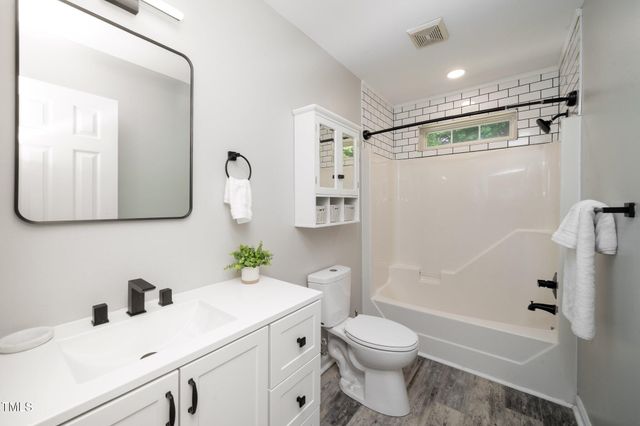 725 E Maple Lane, Fuquay Varina, NC 27526