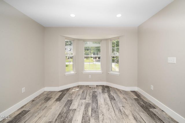 725 E Maple Lane, Fuquay Varina, NC 27526