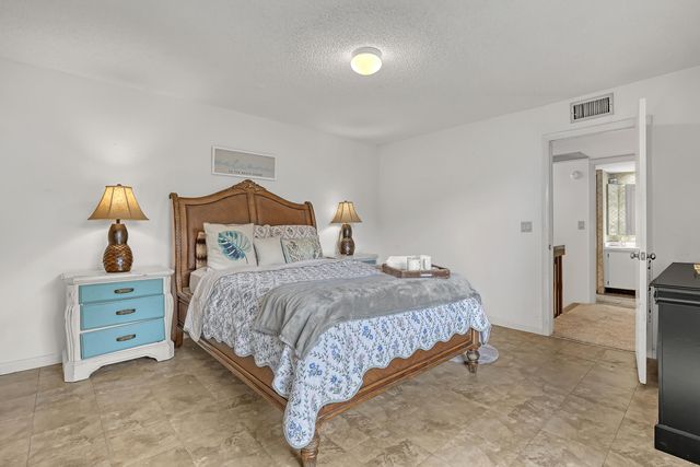 5808 SE Riverboat Drive 304, Stuart, FL 34997