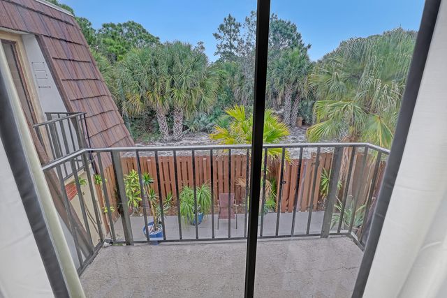 5808 SE Riverboat Drive 304, Stuart, FL 34997
