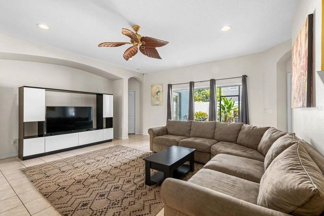 444 YORK DALE DRIVE, Ruskin, FL 33570