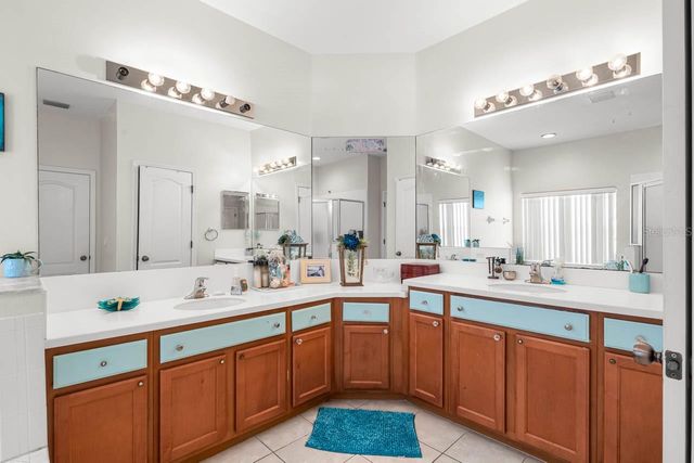 444 YORK DALE DRIVE, Ruskin, FL 33570