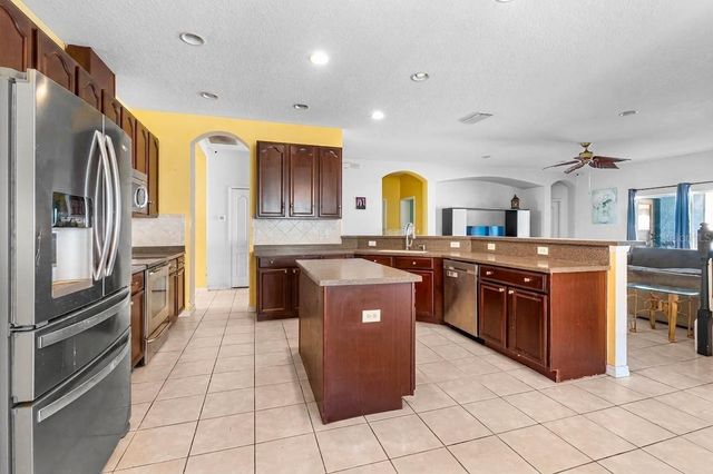 444 YORK DALE DRIVE, Ruskin, FL 33570
