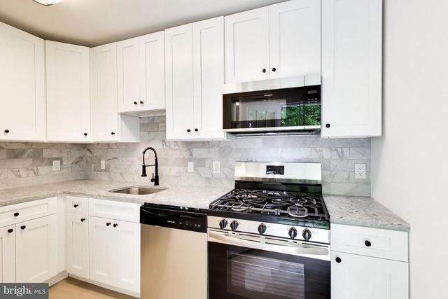 8107 ALLENDALE DR, Landover, MD 20785