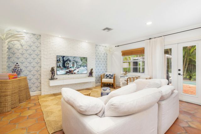 332 PILGRIM Road, West Palm Beach, FL 33405