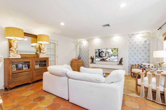 332 PILGRIM Road, West Palm Beach, FL 33405