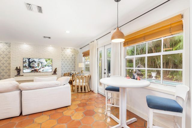 332 PILGRIM Road, West Palm Beach, FL 33405