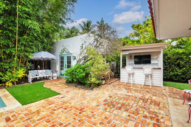 332 PILGRIM Road, West Palm Beach, FL 33405
