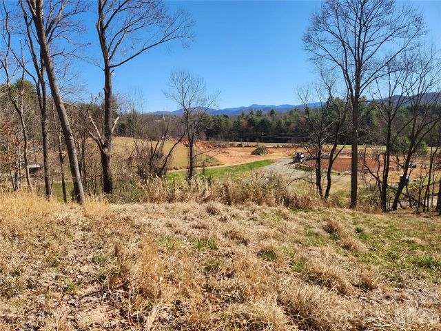 9999 Country Drive, Mars Hill, NC 28754
