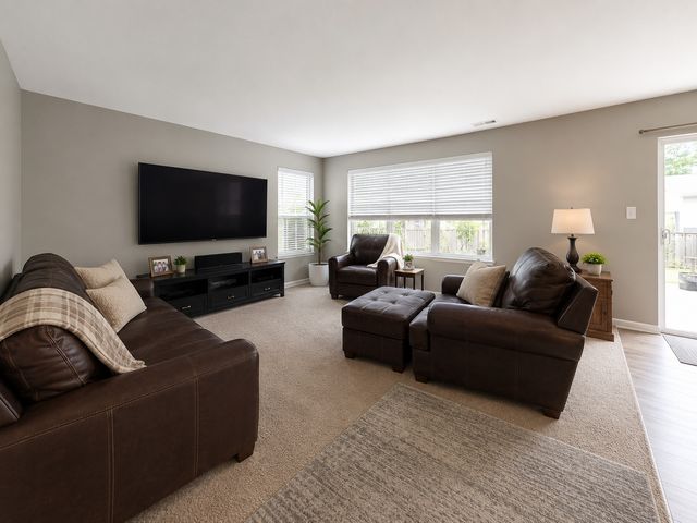 190 Norfolk Lane, Pingree Grove, IL 60140