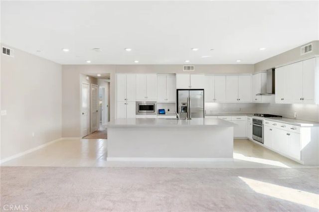 202 Tribeca, Irvine, CA 92612