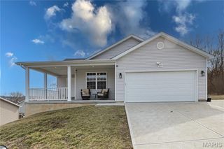 1672 12 Oaks Place, Pevely, MO 63070