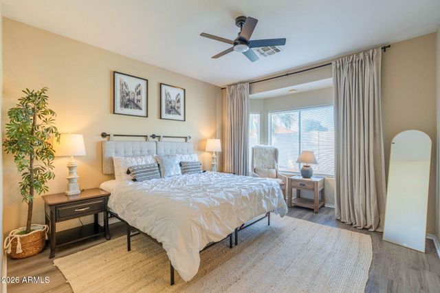 3674 S JOSHUA TREE Lane, Gilbert, AZ 85297