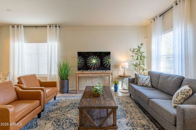 3674 S JOSHUA TREE Lane, Gilbert, AZ 85297