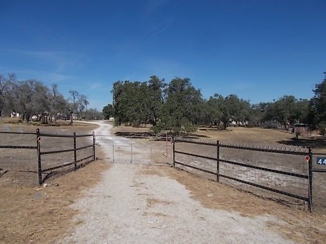 448 Reeves Lane, Harper, TX 78631