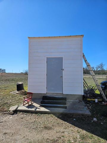 448 Reeves Lane, Harper, TX 78631