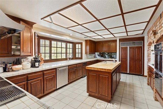 24840 Wooded Vista, West Hills (los Angeles), CA 91307