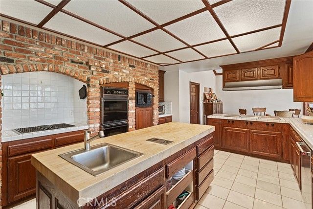 24840 Wooded Vista, West Hills (los Angeles), CA 91307