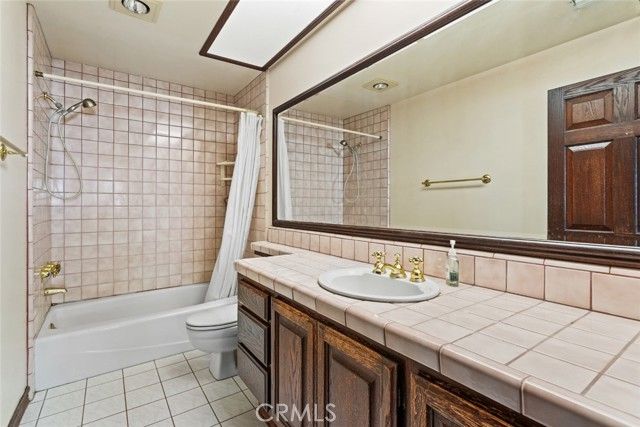 24840 Wooded Vista, West Hills (los Angeles), CA 91307