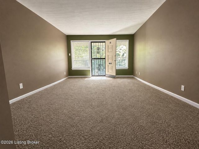 3501 Paragon Ct UNIT 30, Louisville, KY 40218