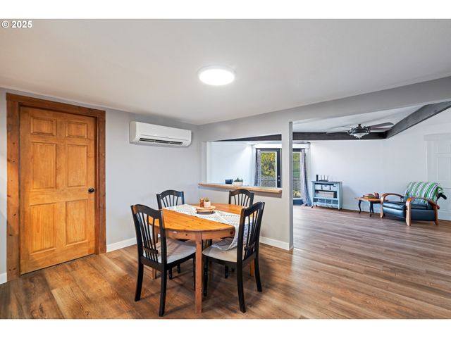 1416 E 14TH St, The Dalles, OR 97058