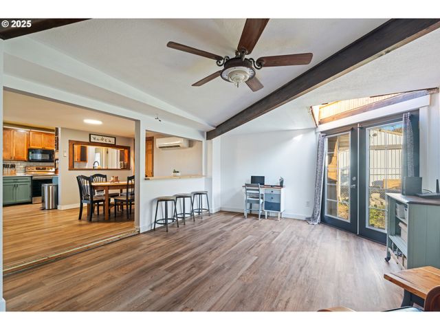 1416 E 14TH St, The Dalles, OR 97058