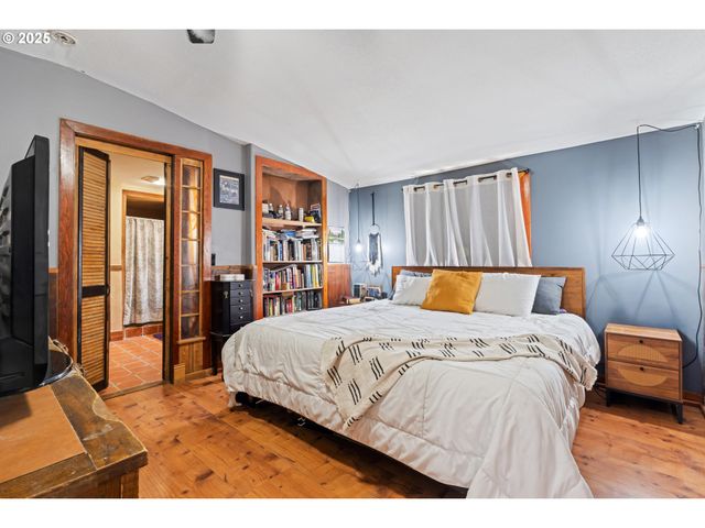 1416 E 14TH St, The Dalles, OR 97058