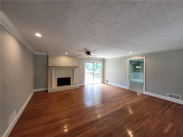 4548 Shallowford Road, Roswell, GA 30075