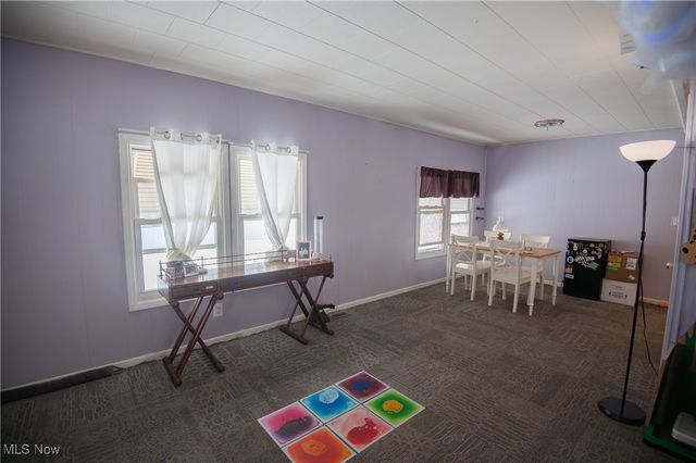 92 larry Lane, Cortland, OH 44410