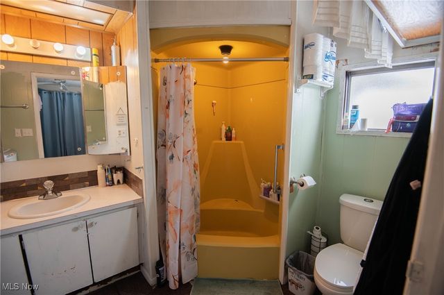 92 larry Lane, Cortland, OH 44410