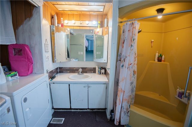 92 larry Lane, Cortland, OH 44410