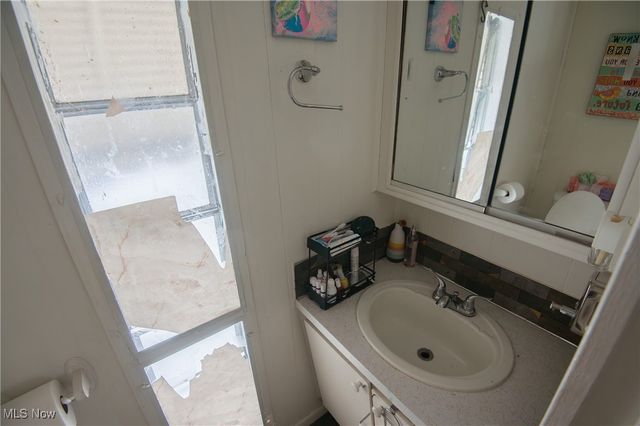 92 larry Lane, Cortland, OH 44410