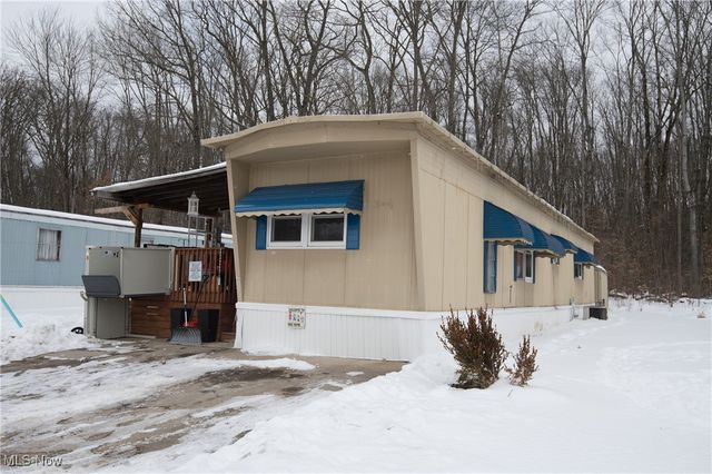 92 larry Lane, Cortland, OH 44410