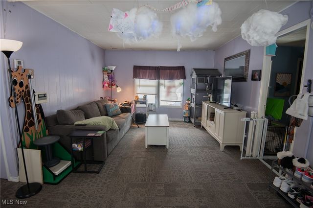 92 larry Lane, Cortland, OH 44410