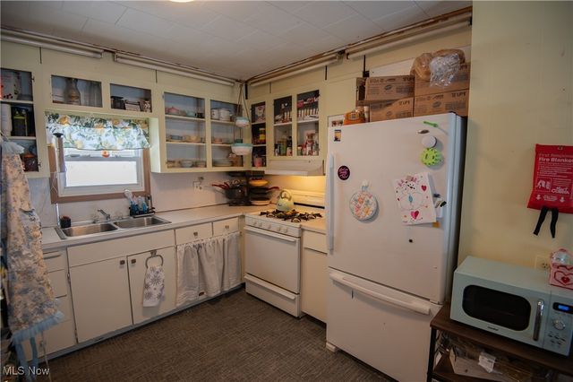 92 larry Lane, Cortland, OH 44410