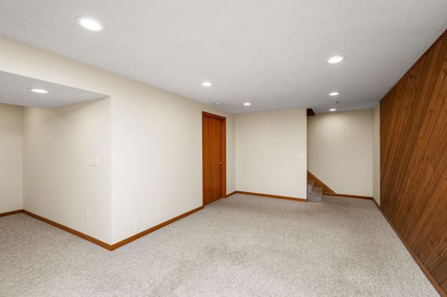 15408 Drexel Court, Apple Valley, MN 55124