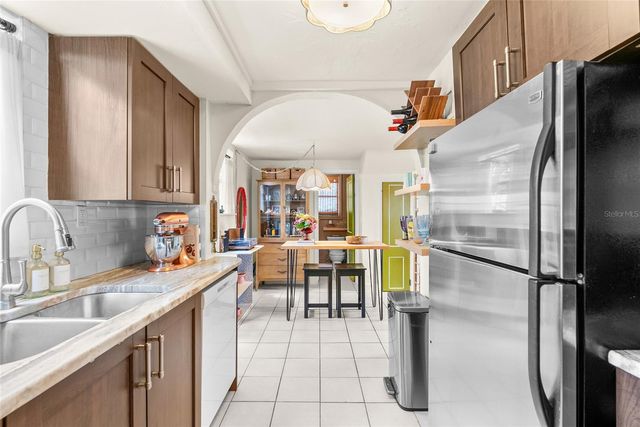 2244 8TH AVENUE N, St Petersburg, FL 33713