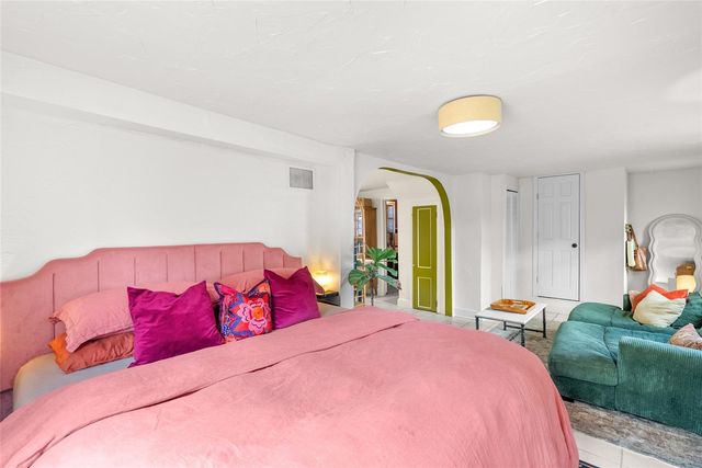 2244 8TH AVENUE N, St Petersburg, FL 33713