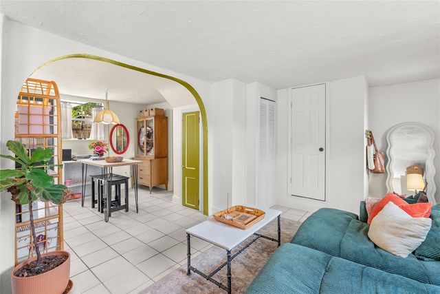 2244 8TH AVENUE N, St Petersburg, FL 33713