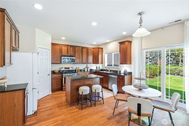 7927 NE 87th Place, Marysville, WA 98270