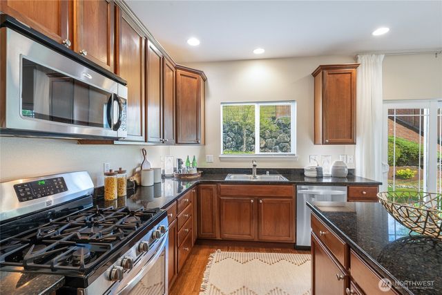 7927 NE 87th Place, Marysville, WA 98270