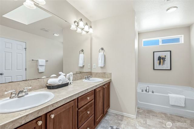7927 NE 87th Place, Marysville, WA 98270