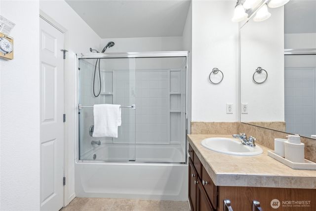 7927 NE 87th Place, Marysville, WA 98270