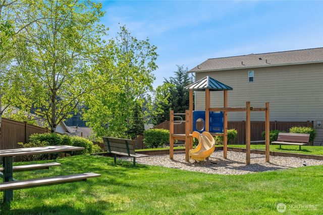 7927 NE 87th Place, Marysville, WA 98270