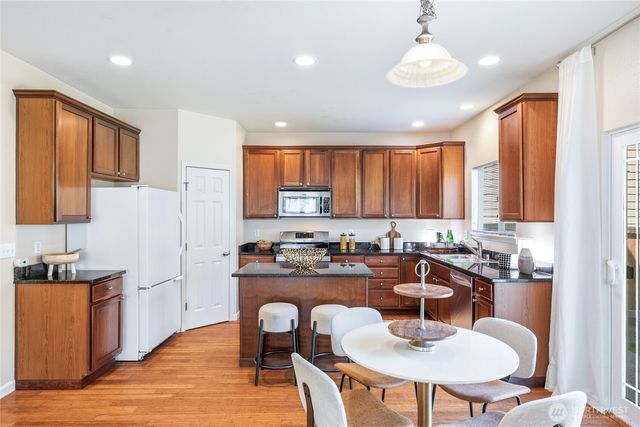 7927 NE 87th Place, Marysville, WA 98270