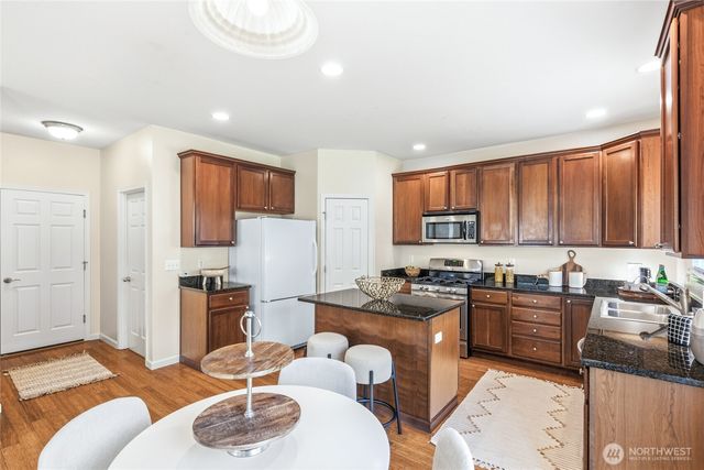 7927 NE 87th Place, Marysville, WA 98270