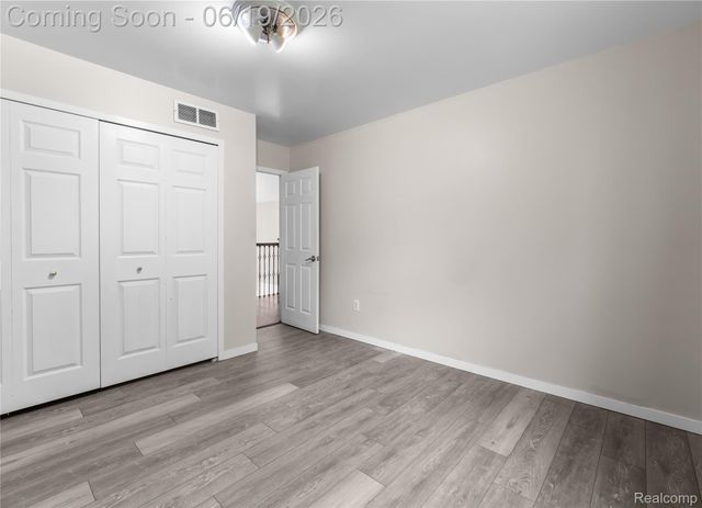 7386 Woodlore Drive, West Bloomfield Charter Township, MI 48323