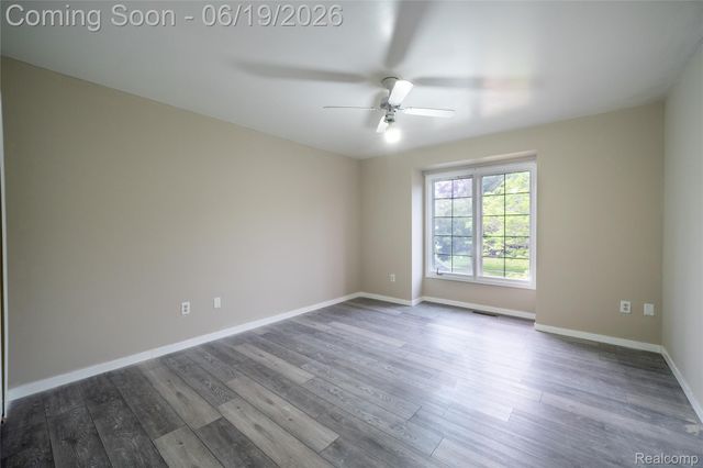 7386 Woodlore Drive, West Bloomfield Charter Township, MI 48323